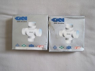 Land Rover RTC3291G Pair of Propshaft Universal Joints. New Genuine GKN