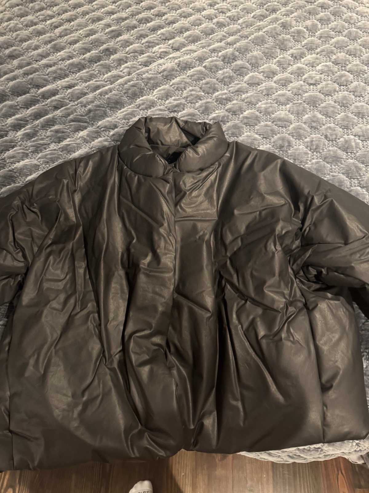 YEEZY X GAP Engineered by BALENCIAGA Black Unisex Round Puffer Jacket SIZE LARGE image 2