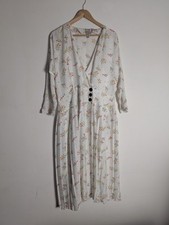 Aso White Flower Summer Midi Fit and flare  DRESS SIZE: 16