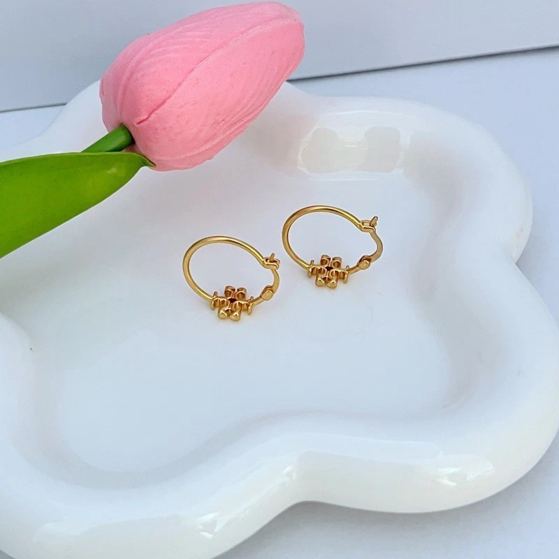 ¡Nuevo! Pendientes de aro Tory pequeños con logotipo de oro Eleanor con bolsa para joyas Foto 2 de 4