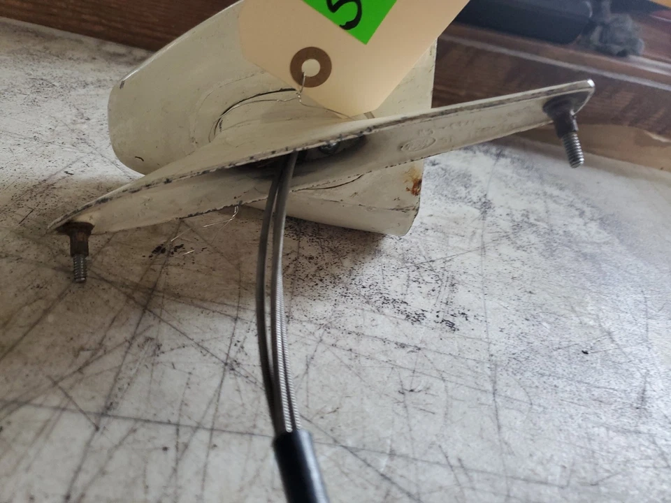 Espejo retrovisor lateral Ford Maverick 1970 puerta del conductor OEM usado blanco Foto 4 de 4