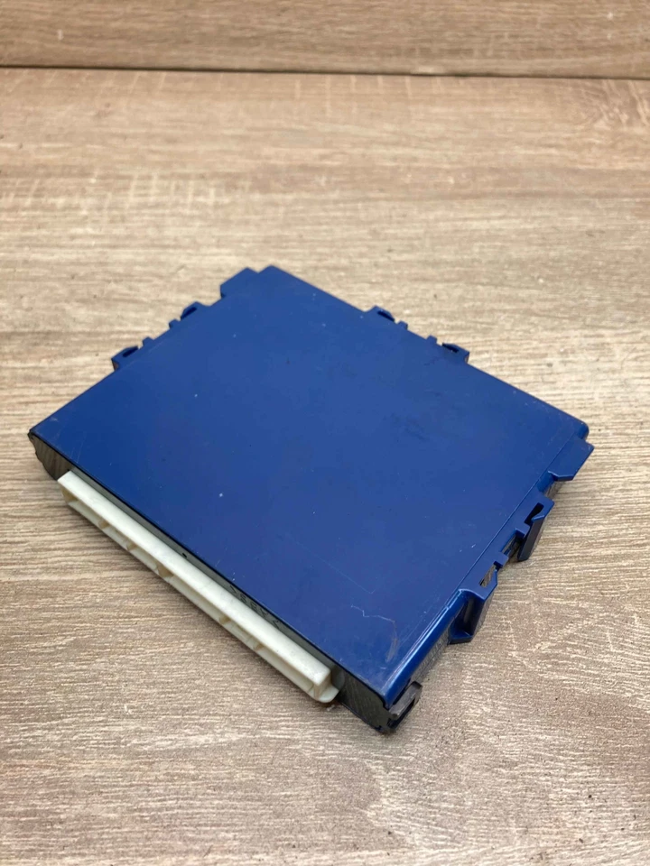 89990 47050 232500 5213 Denso Toyota Prius Smart Key Module Control Unit - Image 3 of 4