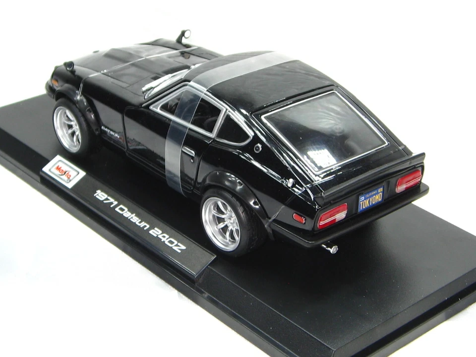 1971 DUTSUN 240Z BLACK  NEW IN BOX 1:18. - Image 2 of 4