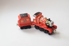 2002 LEARNING CURVE BUSY BEE JAMES DIE CAST TRAIN  TENDER. THOMAS  FRIENDS.
