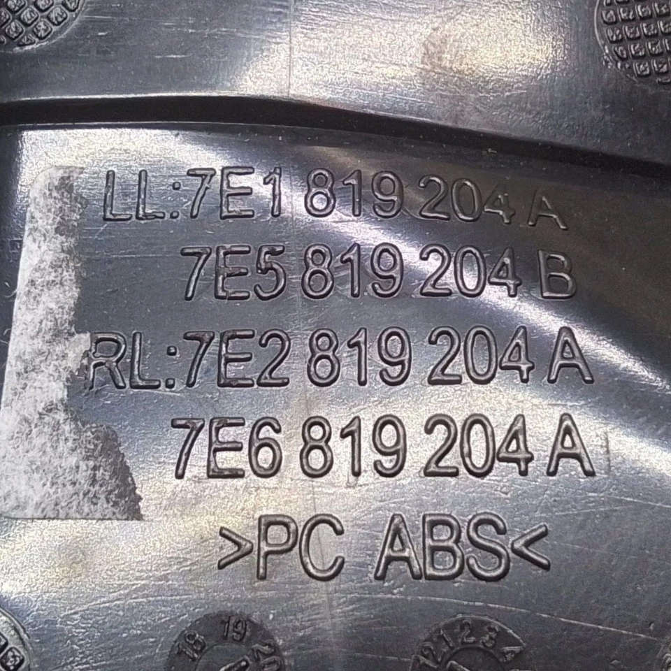 7E1819204A Dash Air Vent Grill Trim Volkswagen Transporter Caravelle T6 2017 - Image 4 of 4