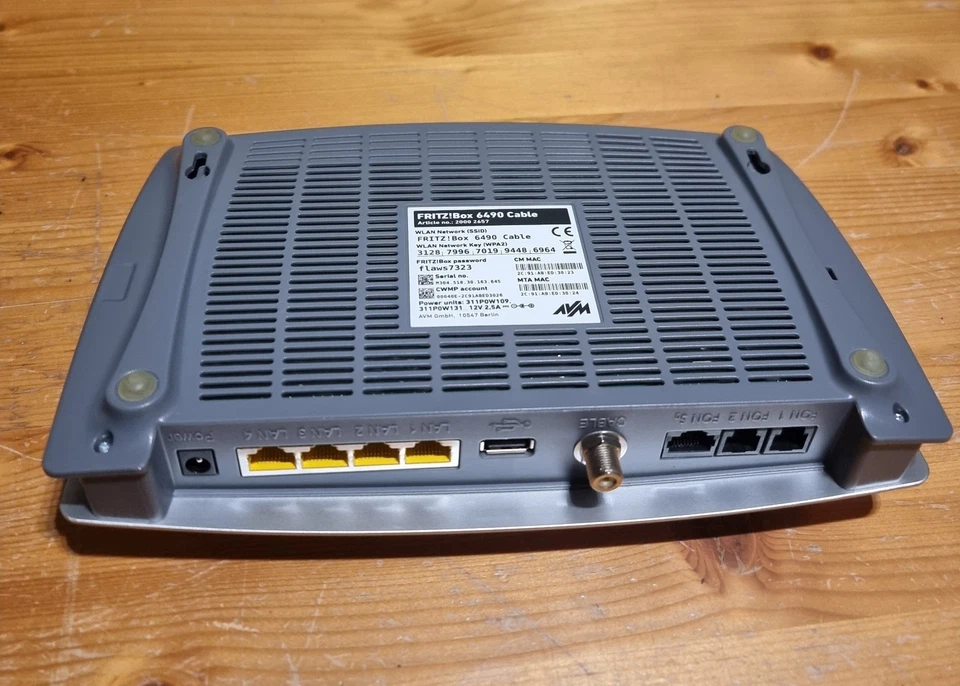 AVM FRITZ!Box 6490 Cable WLAN AC + N WLAN Router Kabelmodem VoIP DECT - Bild 3 von 4