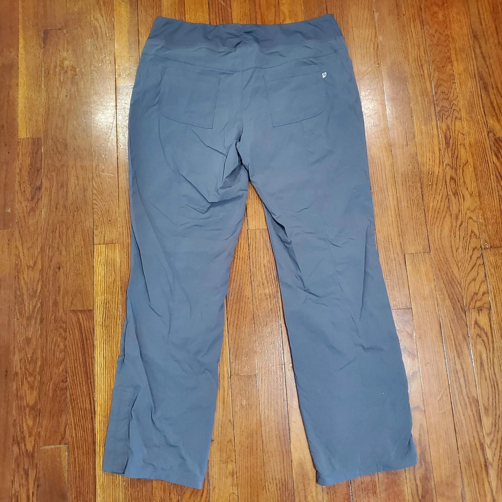 Mountain Hardwear Pants Womens XL Gray Stretch Rain Lightweight Pull On Hiking
Opens in a new window