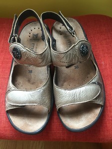 mephisto air relax sandals