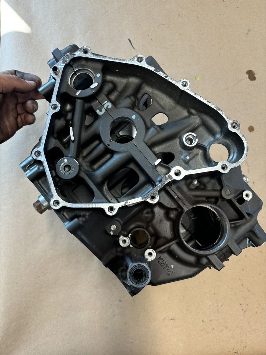 18-23 Kawasaki Ninja 400 Ex Engine Motor Crankcase Crank Cases