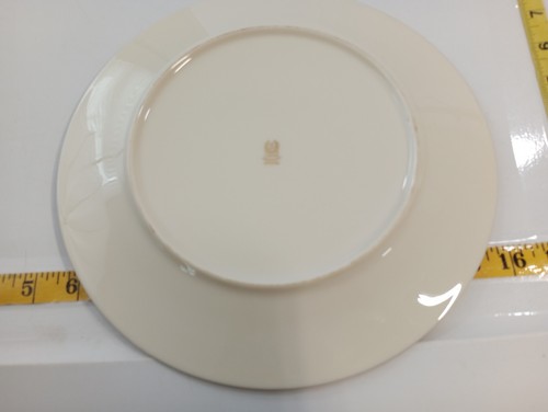 Lenox plate Special Holly berries Christmas plate - Picture 4 of 5