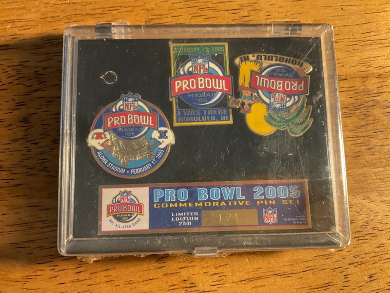 2005 Pro Bowl Commemorative Pin Set