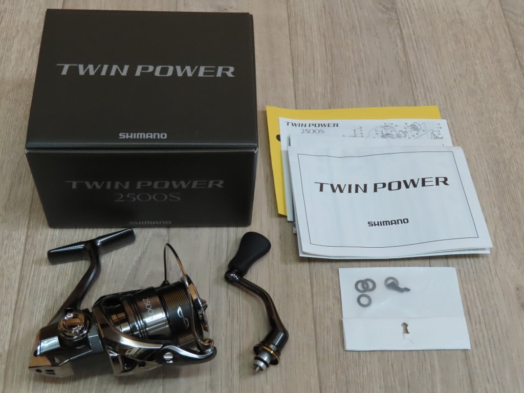 SHIMANO TWIN POWER 2500S リール シマノ(SHIMANO) 24 ツインパワー 2500S ツインパワー ☆NEW