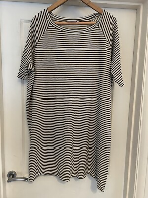 Weekday T-shirt Dress Size M Small Hole UK