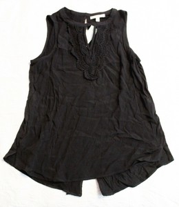 pale sky quin keyhole crochet top