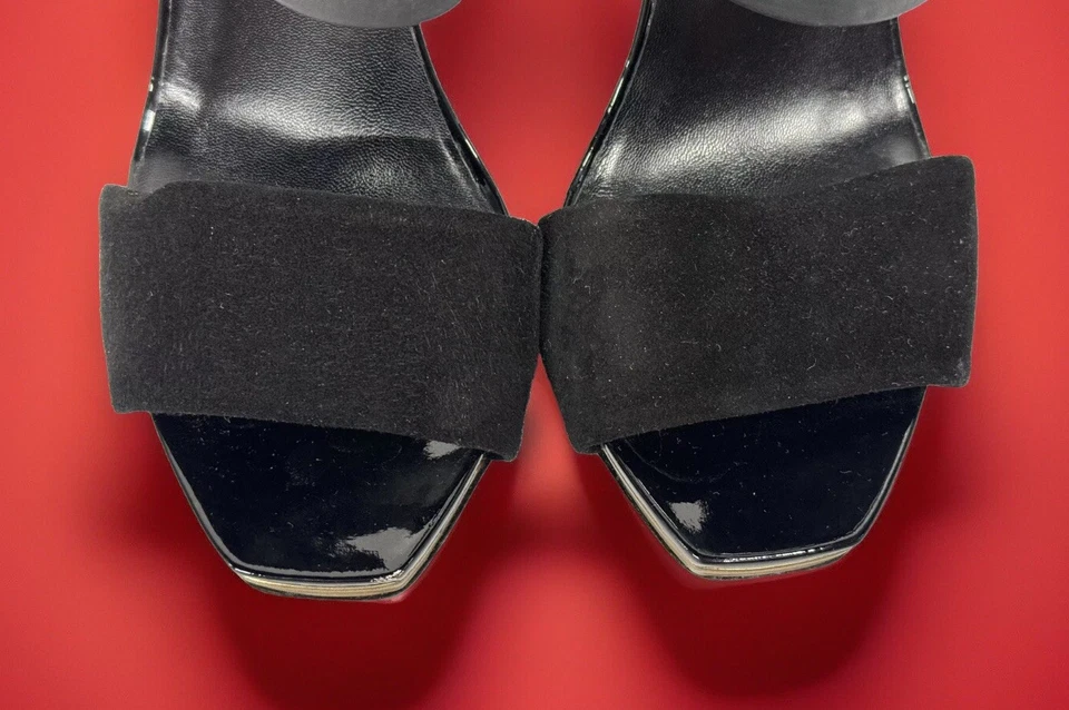 Sandalias Gucci de charol negras Tacones Cremallera trasera Punta abierta Correa al tobillo 38 Foto 3 de 4