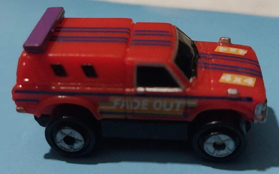 Vintage 1989 Micro Machines Micro Lights Datsun Truck FADE OUT... NEED BATTERY - Image 3 of 4