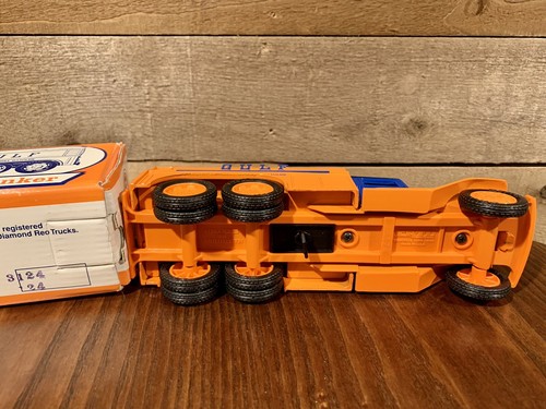 ERTL Gulf Oil, Limited Ed, 1930 Diamond T Fuel Tanker, Coin Bank - Afbeelding 6 van 9