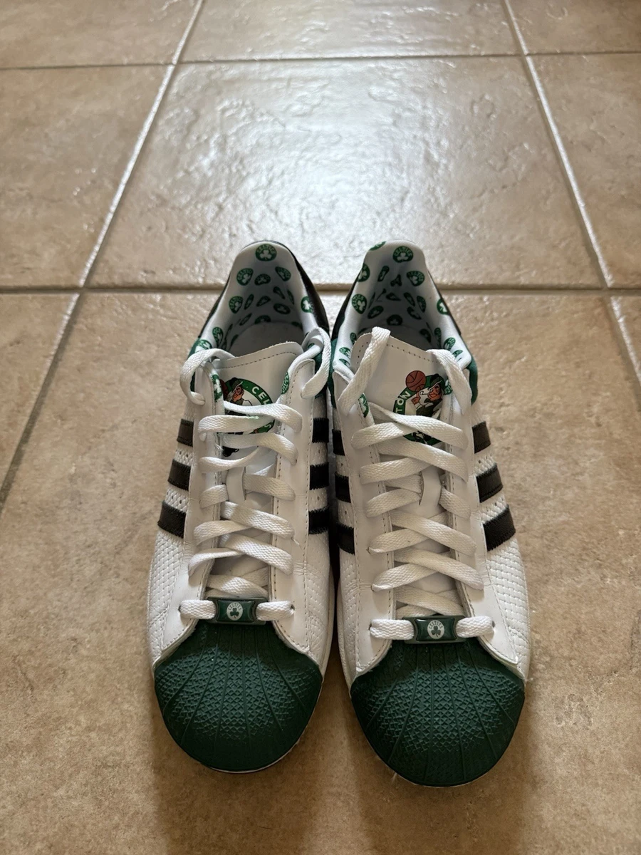 adidas gazelle silver green womens Limited edition White / Green Boston Celtics Adidas Forum low trainers   Sneakcustomtrainers.com