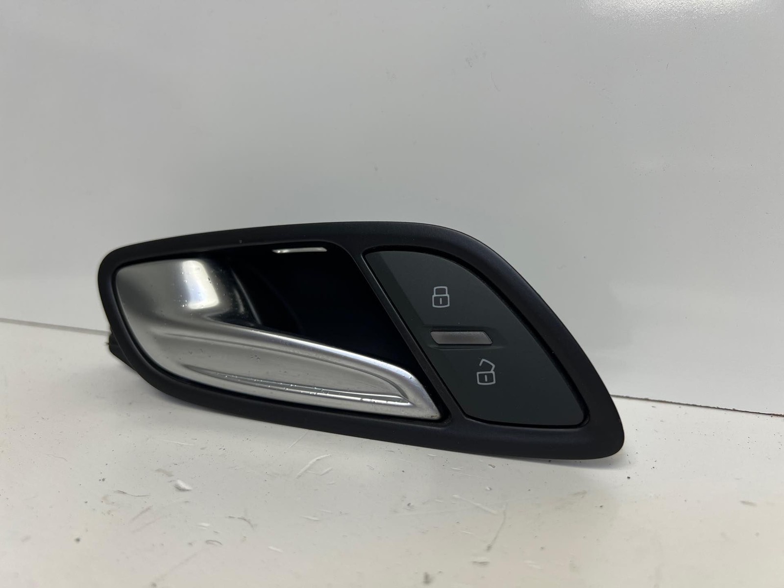 8J1837019A W/SWITCHES 08-12 14-15 AUDI R8 LEFT INTERIOR INNER DOOR HANDLE (MK)