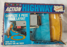 Vintage Motorific Action Highway 8 Curved Tracks  One 1 Refrigerator Van ST33