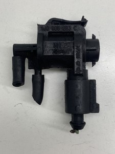 Volkswagen Golf IV 2002 Diesel 81kW Turbolader Druckwandler Magnetventil DRA8951