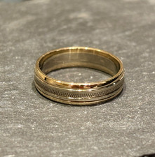 9ct Gold Patterned Wedding Band Ring Size Q 5mm Yellow & White Gold