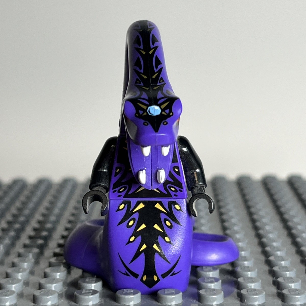 LEGO Ninjago Minifigure - Pythor Chumsworth - From Set 9449