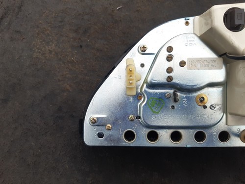 Instrument Cluster, Speedometer, Tank, DZM, Mercedes-Benz 350 SD W126 USA Version 1991 - Picture 10 of 12