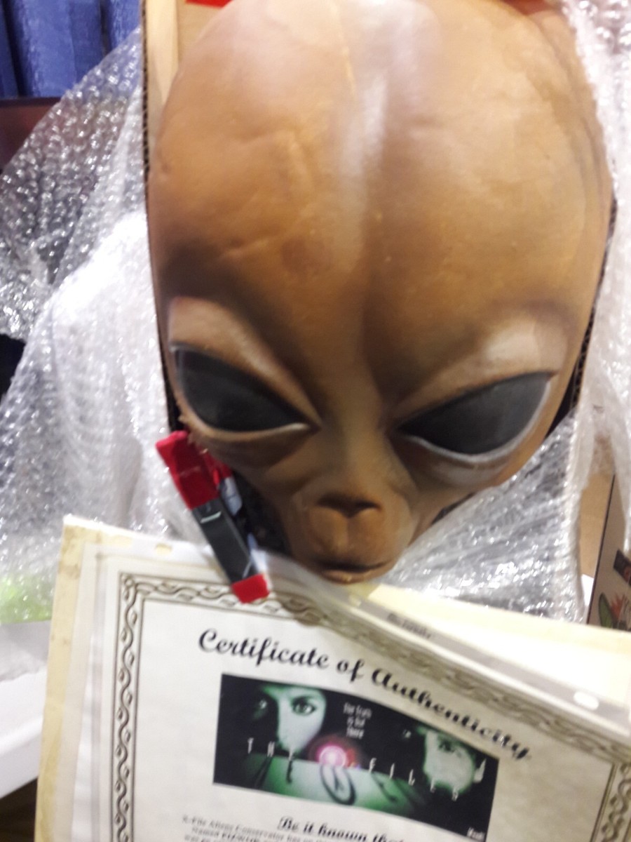 The X-Files Screen Used Boxcar Alien Prop #27/75 Episode 2.25
