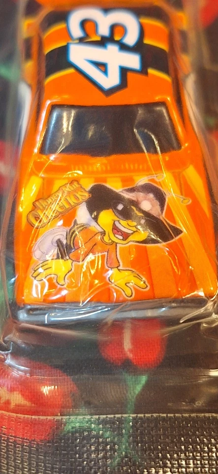 NEW HOT WHEELS #43 RICHARD PETTY 1970 PLYMOUTH ROADRUNNER HONEY NUT CHEERIOS - Image 4 of 4