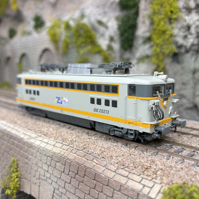 Locomotive BB 20213 SNCF pour réseau miniature HO, train digital sonore