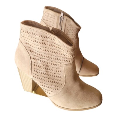 A.N.A Anita Ankle Boots Women s Size 8.5 Heel Sand Leather 