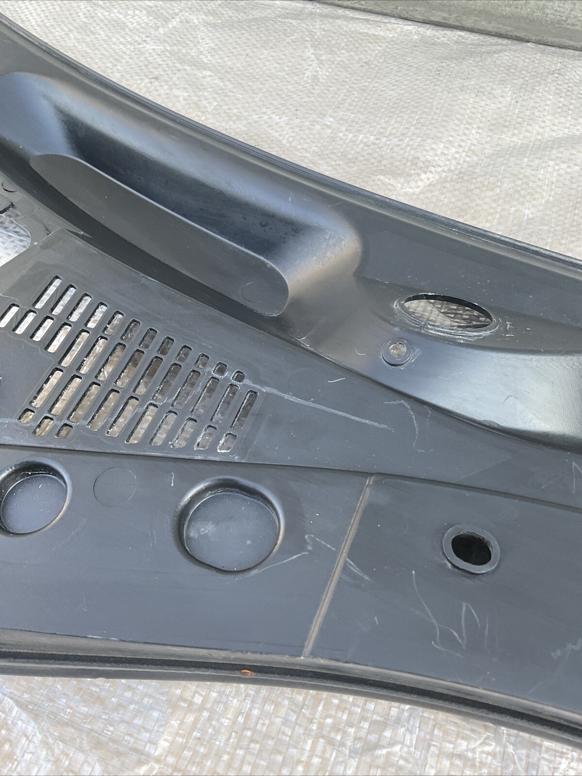 MASERATI QuattroPorte WINDSHIELD WIPER COWL COVER PANEL GRILLE OEM 14-20