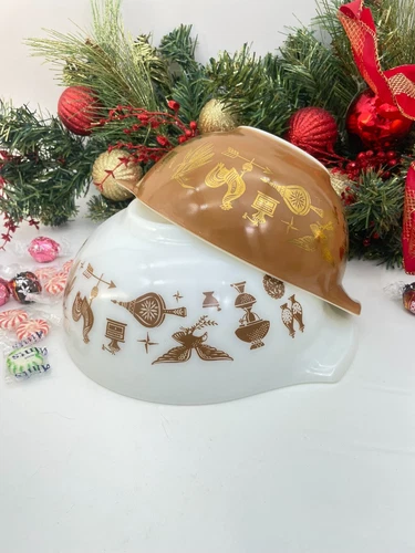 SET OF 2 VINTAGE PYREX EARLY AMERICAN NESTING CINDERELLA BOWLS 442, 443