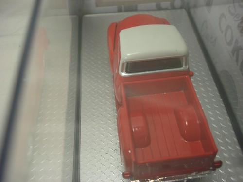 M2 Machines Coca-Cola 1956 Ford F-100 & 1932 Ford Roadster on Trailer 1/7200 - Picture 15 of 16