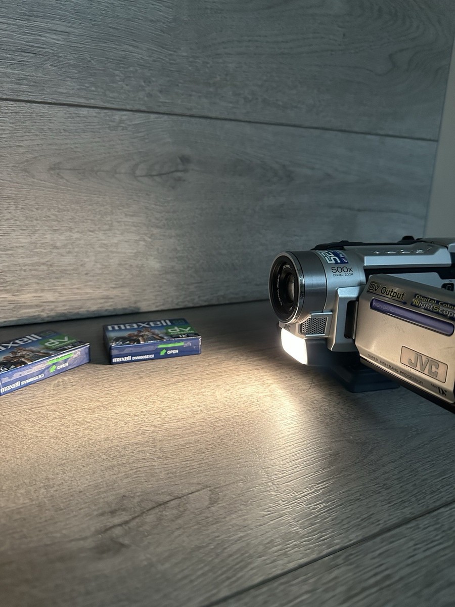 CAMÉSCOPE JVC DIGITAL vidéo camera model GR-DVL 160EG (sans fil ni accessoires) EUR 300,00 - FR