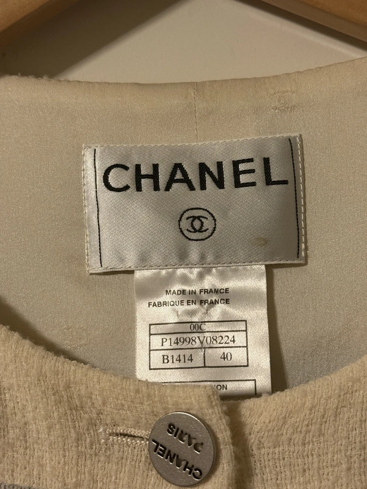 Blazer Chanel Tweed Vintage (2000) Foto 3 de 4
