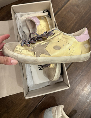 Golden Goose Low Top Athletic Sneakers Solid Gold/Pink Lace-Up Unisex Adults