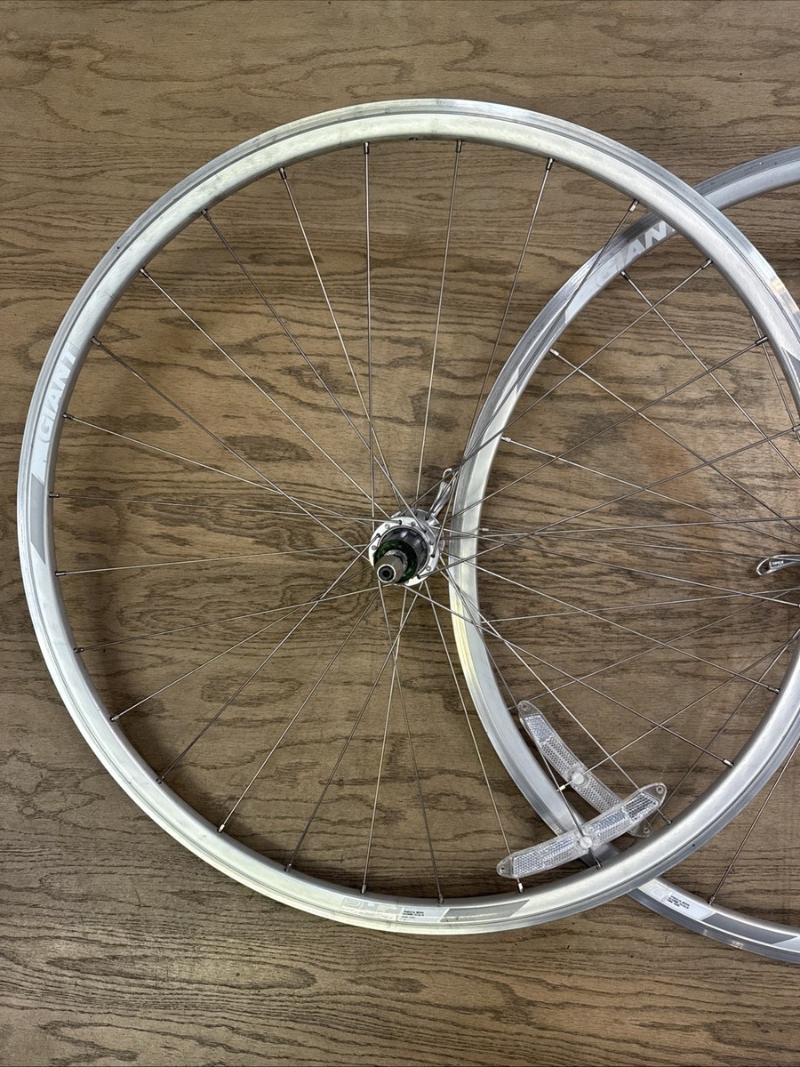 Giant P-R2 Road Bike Wheelset 700c 130/100mm QR 8-10 Spd Rim Brake