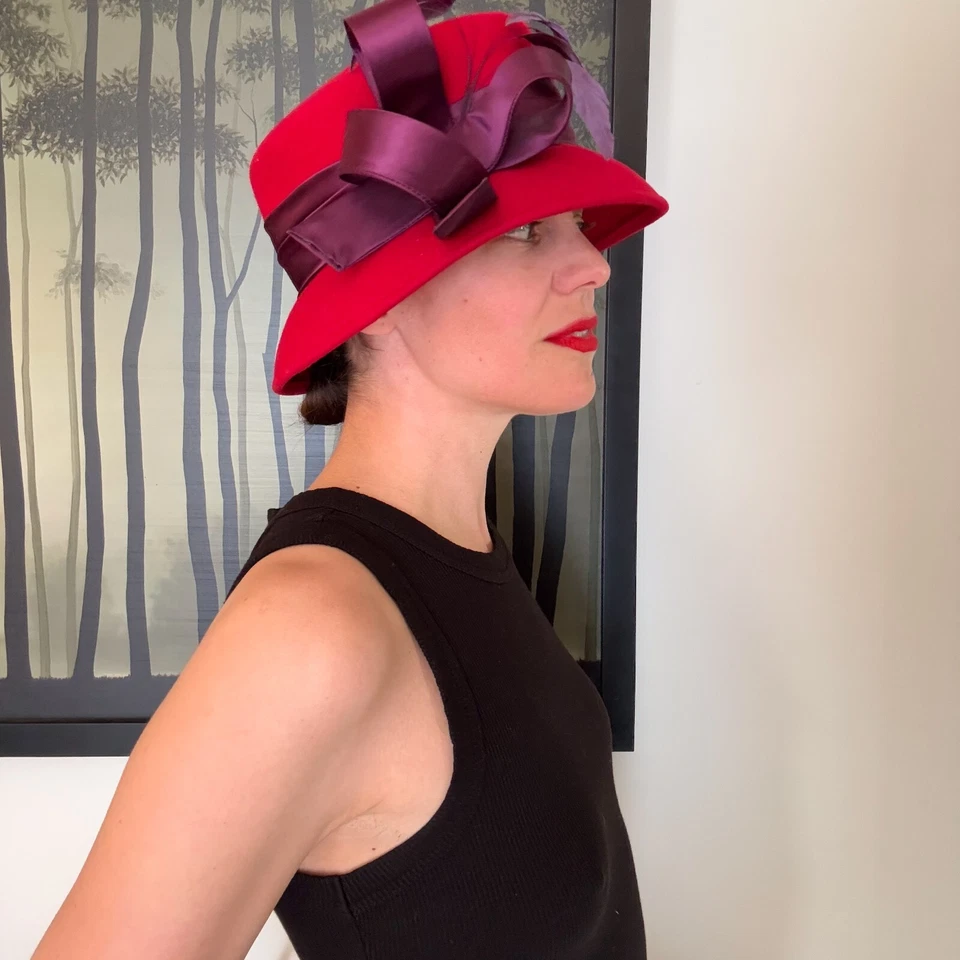 Sombrero vintage rojo lana púrpura seda lazo estilo derby para mujer Foto 3 de 4
