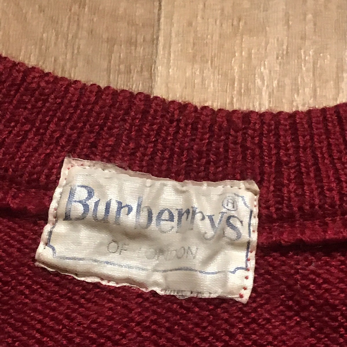 $ Burberrys 100%ラムズウールニット 32インチ レッド Burberrys 100%ラムズウールニット 32インチ レッド - メルカリ