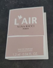 Echantillon tube sur carte  -L'Air de Nina Recci