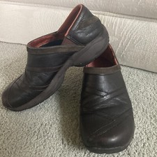 Merrell Primo Patch Clogs Womens Size 8  J63796 Bug Brown Slip On Comfort Shoes