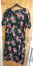 SIMPLY BE BLACK WITH PINK FLORAL PATTERN MIDI DRESS  22  PLUS SIZE  ROUND NECK