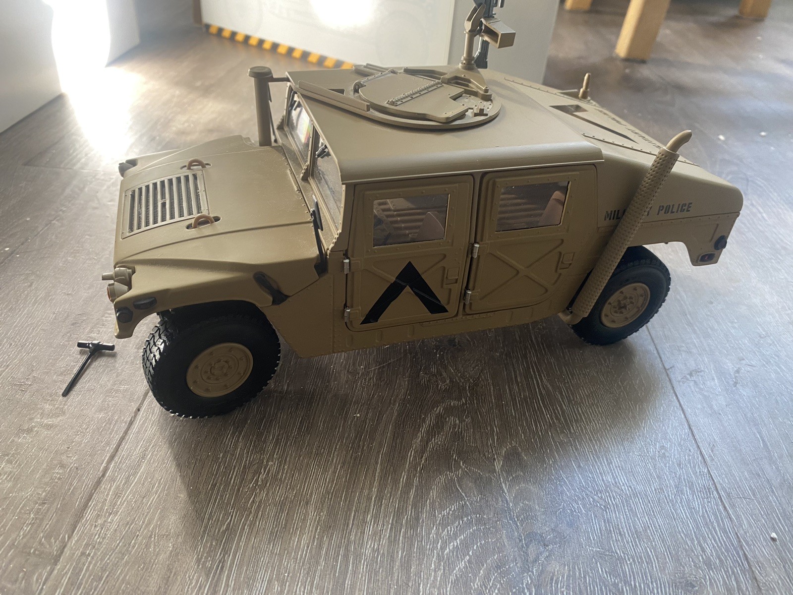 1/18 EXOTO AM GENERAL HUMVEE / Hummer Desert