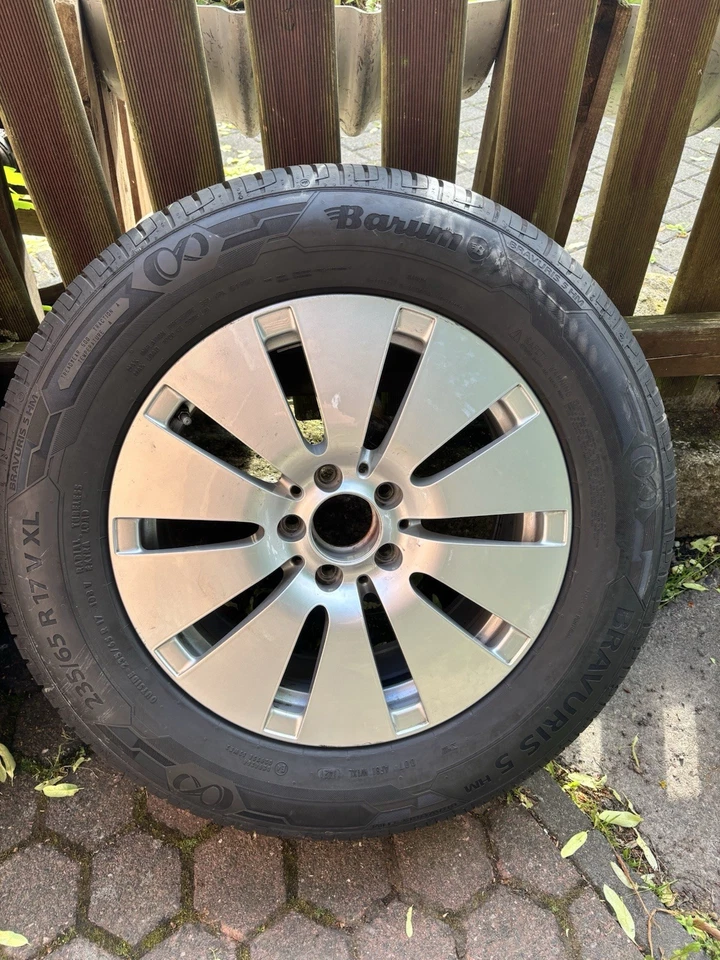 Sommerreifen + Felge 17 Zoll 235 Breit und 65 robuster Lastzone XL Mercedes Benz - Bild 4 von 4