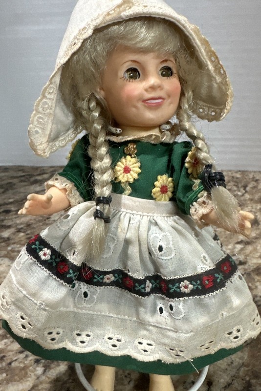 Shirley Temple Ideal Doll Heidi 8" 1982 missing shoes