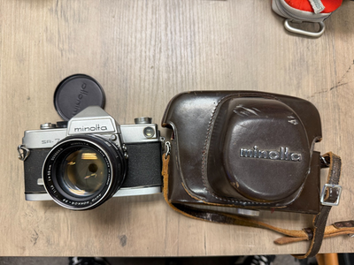 ⭐昭和レトロ希少カメラ⭐ Minolta SR-7 フィルムカメラ、三脚足セット Minolta SR-7 Film Camera W/ Auto Rokkor-PF Lens 58mm f1.4 JAPAN +