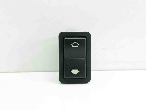 BMW 5 Touring E39 Schalter für Fensterheber hinten links 8368974 2.50 31335551