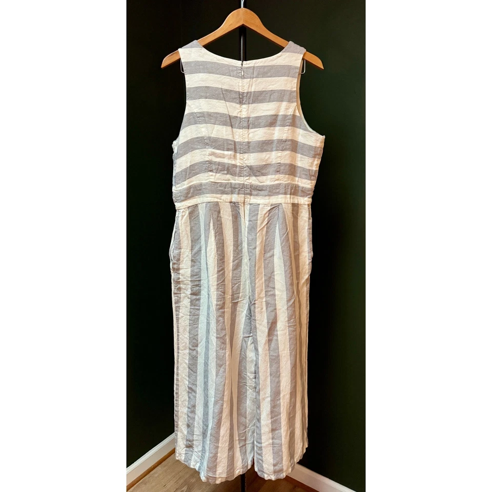 Macacão feminino Ann Taylor Factory listrado cinza e branco sem mangas perna larga GG - Imagem 2 de 4